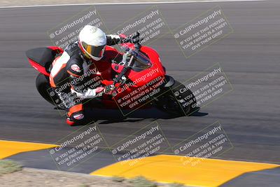 media/Oct-08-2022-SoCal Trackdays (Sat) [[1fc3beec89]]/Turn 7 Inside (145pm)/